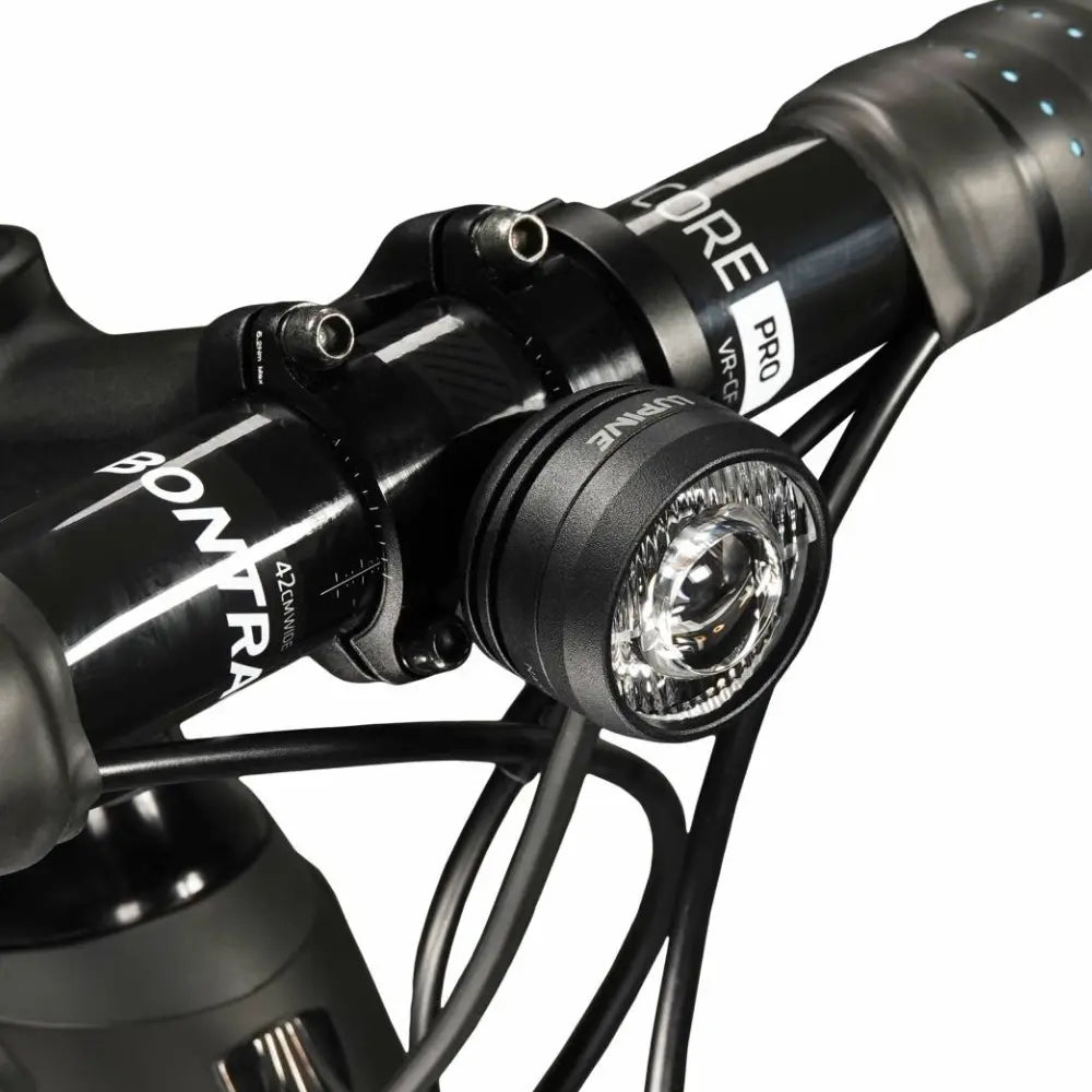 Lupine Fahrradlicht am Lenker montiert