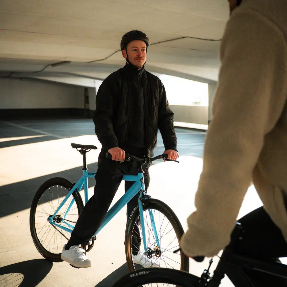 Person auf Bonvelo BLZZ bei Fotodshooting