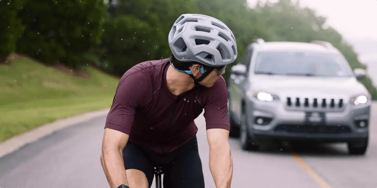 Shokz Knochenschallkopfhörer im Einsatz beim Outdoor Fahrradfahren